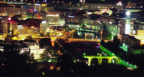 Are organized by saarland university and foreign partner universities in the fields of business administration, physics, chemistry, materials science and in the interdisciplinary programme you also get to: Welcome to htw saar! — htw saar