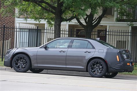 Spyshots 2015 Chrysler 300 Autoevolution