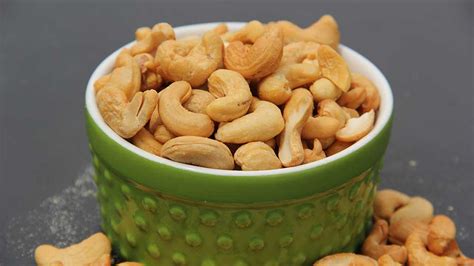 Beckner Farms Cashews Roasted And Salted