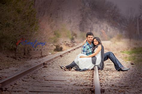 Engagement Picture Posing Oh Great More Railroad Track Photos Engagement Pictures Poses