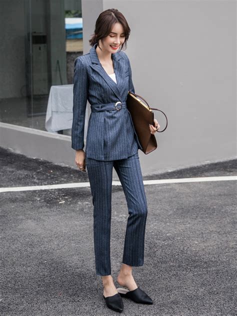 Wholesale Korean Design Lapel Striped Fitted Women Suits From China To Japan Xzg111302bu