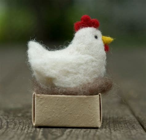 Needle Felted Chicken Hen With Egg Needle Felting Projects Needle Felting Felting Projects