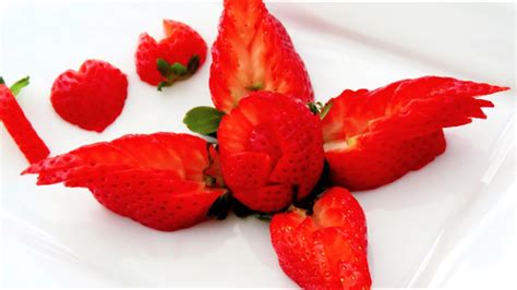 How Its Made Strawberry Decoration Fruit Carving Garnish 草莓