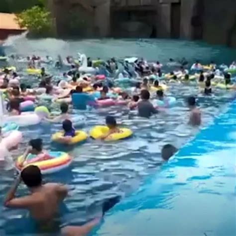 Chinese Tourists Injured After ‘tsunami Pool Malfunctions At Water