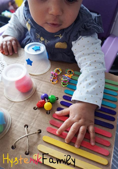 De zéro à un an, la vie de bébé est ponctuée de « premières fois ». Le plateau d'activités sensorielles DIY | Activités sensorielles bébé, Activité sensorielle et ...
