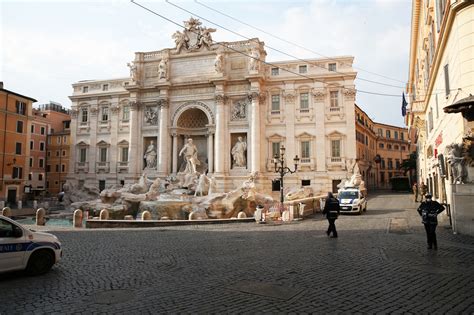 The official website of professional italian football club as roma. Roma deserta a causa dell'emergenza coronavirus ...