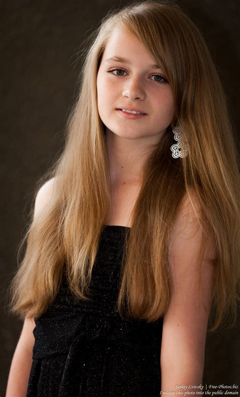 Photo Of A Blond 13 Year Old Girl Photographed In June 2015 Picture 3