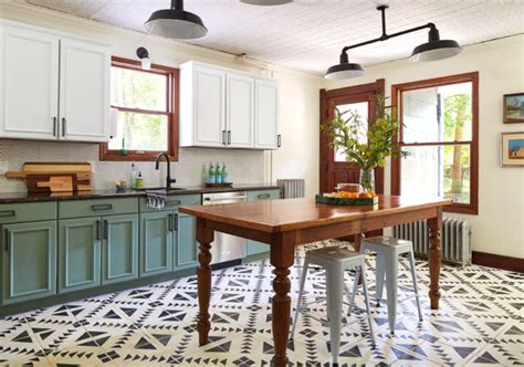 Maybe you would like to learn more about one of these? Chalk paint kitchen cabinets: 2 amazing before & afters ...