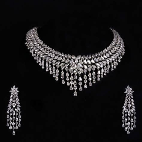 Pin By IƝɢʀǐɖ ᗰᏗǐɛʀ On Ƭಎɨɴӄℓɨɴɢ ਹυಎɛℓʀƴ Bridal Diamond Jewellery