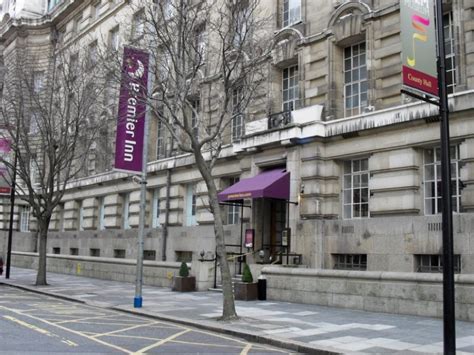 Premier inn has grown rapidly into one of the uk and ireland 's most trusted and recognisable hotel brands. Premier Inn London County Hall - Quantomanca.com