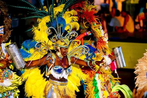 Conoce El Junkanoo Festival De Bahamas El Colorido Carnaval Que Alegra Nassau Bekia Viajes