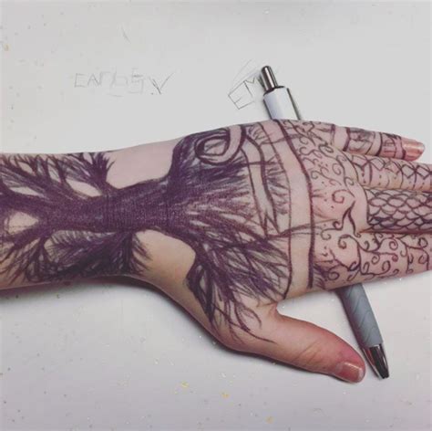 Draw On Yourself With Pen Instead Sharpie Tattoos Pen Tattoo Easy