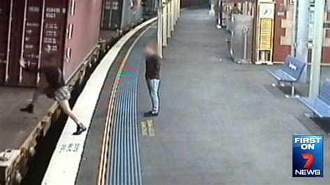 Video Captures Woman Jumping Onto Moving Train Today Com