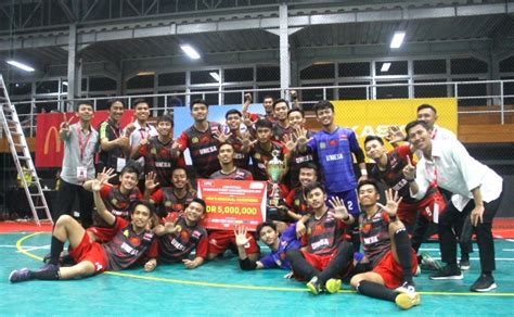 Futsal Putra Unesa Juara Liga Mahasiswa Subregion Surabaya - SURYAKABAR.com