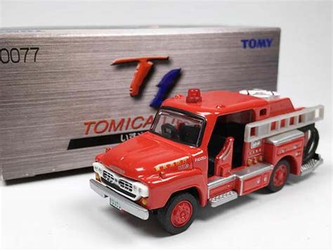 Diecast Isuzu Fire Engine Truck Model Red By Tomica Vb1a041