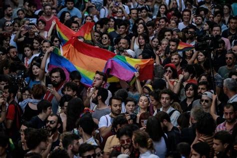 Turquie La Gay Pride D Fie Les Autorit S Istanbul Tribune De Gen Ve