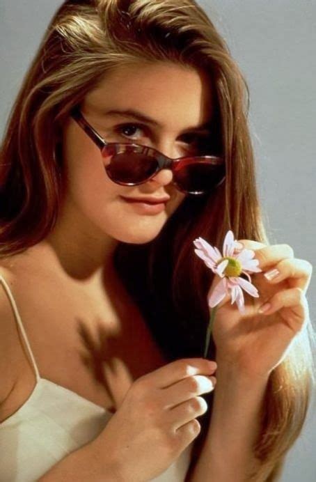 10 Best Alicia Silverstone Wearing Sunglasses Images On Pinterest
