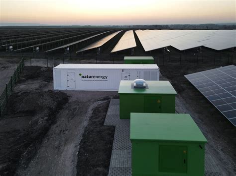NaturEnergy Finalisiert Ersten Solarpark Mit Stromspeicher