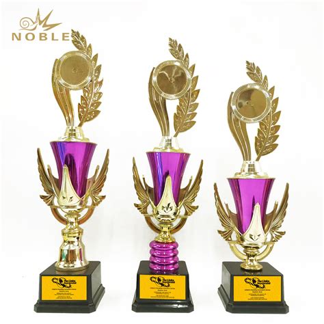 New Design Luxury Plastic Award Custom Plastic Trophy