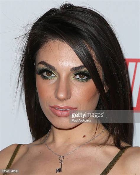 Avn 2016 Photos And Premium High Res Pictures Getty Images