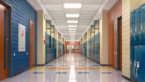 33600 School Hallway Stock Photos Pictures And Royalty Free Images