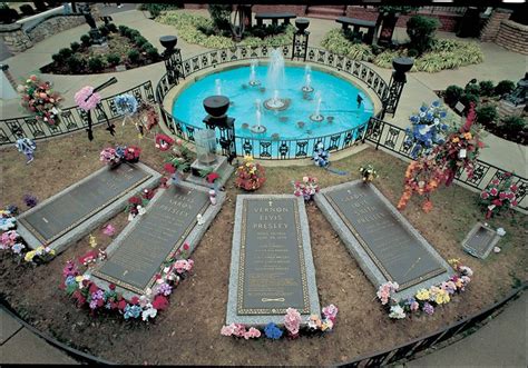 Elvis Fans Trek To Graceland For Vigil On 34th Anniversary Of Death