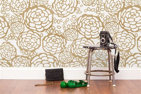 Petal Pusher Almost Whitegold Gold Wallpaper Designs White And Gold