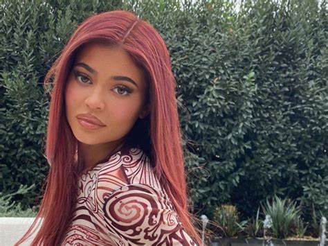 kylie jenner praised as she unveils natural hair colour in stunning transformation mirror online