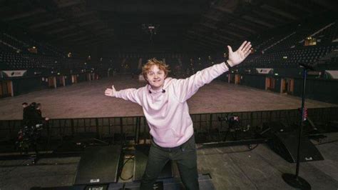 Maybe you would like to learn more about one of these? Chord Lagu Resah Jadi Luka - Daun Jatuh, Mudah Dimainkan ...