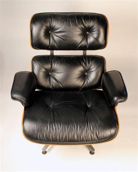Choose from 118 authentic charles and ray eames lounge chairs for sale on 1stdibs. Vintage Rosewood Charles Eames 670 Lounge Chair and 671 ...