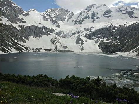 Neelum is one of the most beautiful valleys of azaad kashmir, and it hosts several brooks, freshwater streams, forests, lush green mountains, and a river. Northern areas of Pakistan, lake | Scenic, Places to visit ...
