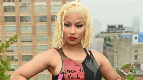 Nicki Minaj Shows Off Her Booty And Major Side Boob In Sexy Pic With Her Man Iheart