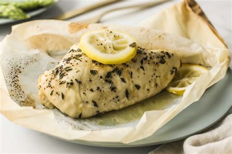 Place chicken breast on one side of parchment paper and cover with the other side like a book. Chicken Breasts in Parchment Paper | Recipe (With images ...