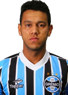 Josef de souza dias (born 11 february 1989), commonly known as souza, is a brazilian professional footballer who plays for as a midfielder for turkish club beşiktaş. Josef de Souza Dias - Grêmiopédia, a enciclopédia do Grêmio