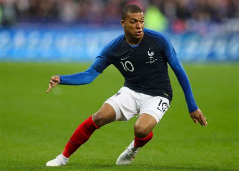 brilliant mbappe shines as france defeat argentina 4 3 in world cup