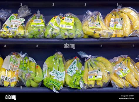 Supermarkt Bananen Fotos Und Bildmaterial In Hoher Auflösung Alamy