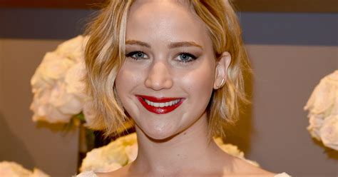 Jennifer Lawrence Hits The Uk Singles Charts With Her Hunger Games Song