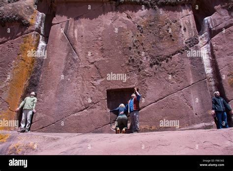 Peruvian Shaman Conducts Ritual At Amaru Muru A Mysterious ‘doorway