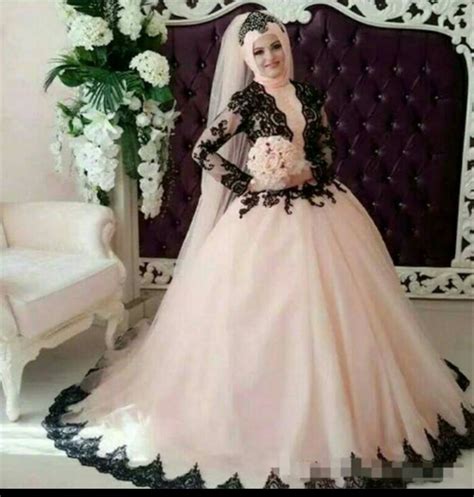 Gaun pengantin muslimah saat ini sudah sangat modern dan mewah untuk membuat semua tamu undangan terkesan dan terpukau. Gaya Terbaru 27+ Jual Gaun Pengantin Muslimah Bekas