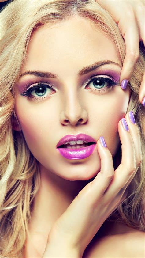 Download Beautiful Blonde Girl With Lilac Makeup Hd Wallpaper For