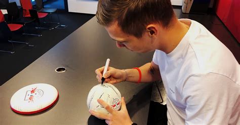 Dani olmo scouting report table. RB Leipzig-Toptalent Dani Olmo stiftet exklusives Fanpaket