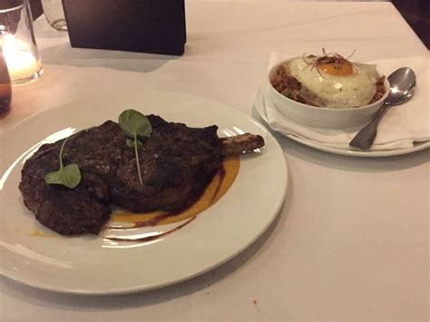 Upscale restaurants near venue for pre-event meal | Upscale restaurants