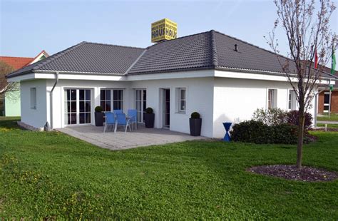 Haus erfurt ab 104.000 €, stadtvilla mit balkonen in erfurt süd. allkauf haus - Musterhaus Erfurt • Erfurt, Bei den ...