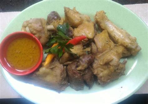 Ayam ingkung khas yogyakarta merupakan salah satu makanan yang disajikan saat acara syukuran. Resep Ingkung Ayam oleh Ainun Bunda Michan - Cookpad