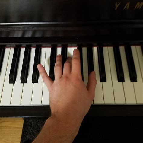 fingering - Piano - Playing the G# Key with left hand - Music: Practice