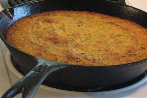 Corn pone also known as indian pone is a type of cornbread made from a thick cornmeal dough that lacks eggs and milk. Corn Grits For Cornbread Recipe / Cornbread Recipe With Corn Grits : Crispy edges, sweet corn ...