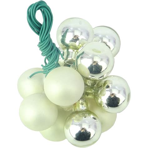 Toyland® Pack Of 6 Shiny Silver And Matte White Coloured Small Bauble Clusters Perfect