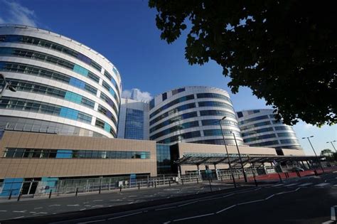 The official facebook page for birmingham's. Watch: Violent hospital patients brawling at Queen ...