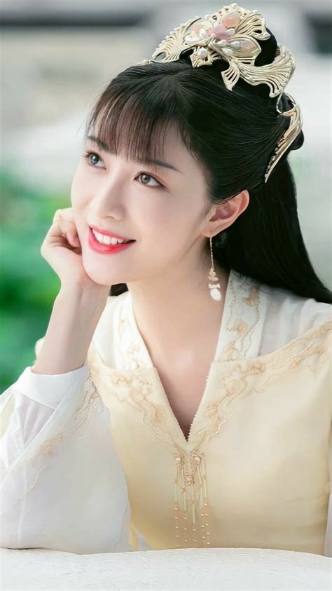 Pin By Bruno Catellani On Gals Chinese Beauty Hanfu Chinese Women