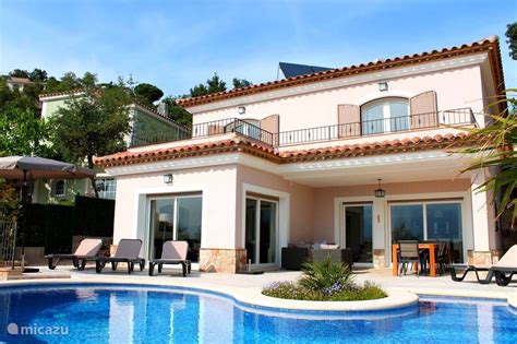 Hos planet of hotels kan du velge det beste overnattingsalternativet, samt lese gjesteomtaler. Esta Ojo Azul in Santa Cristina d'Aro, Costa Brava huren ...